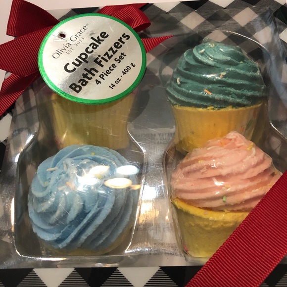 4 Cupcake Bath Fizzers gift set 14 OZ Olivia Grace - Picture 2 of 4